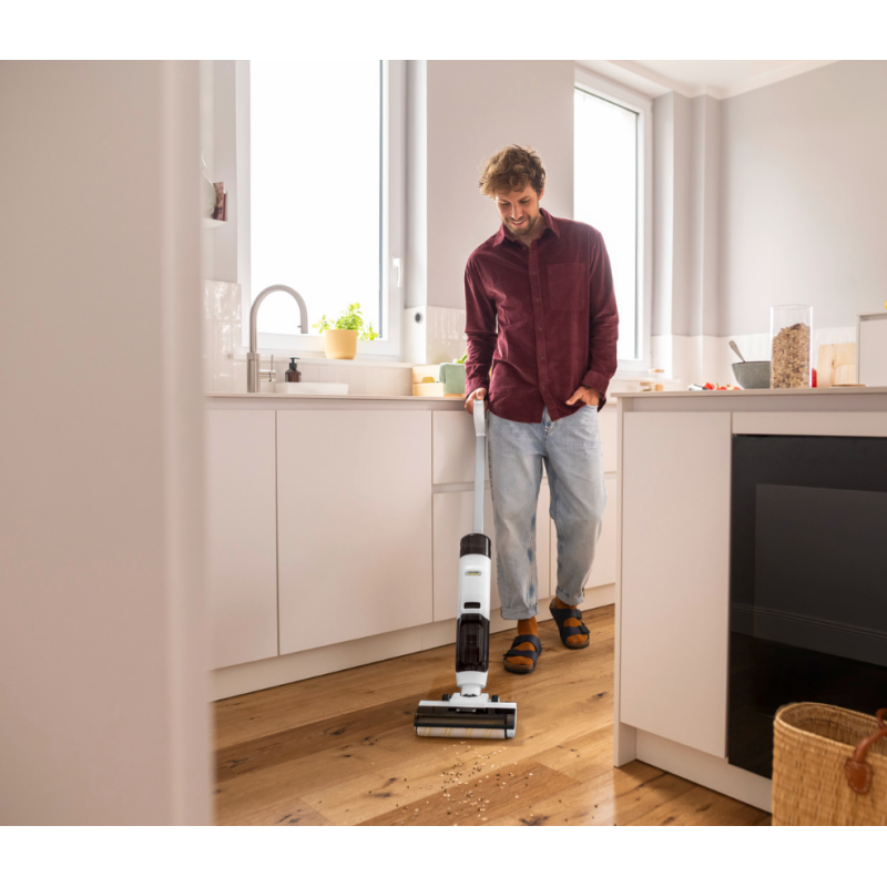 Моющий пылесос вертикальный Karcher KFL 1 